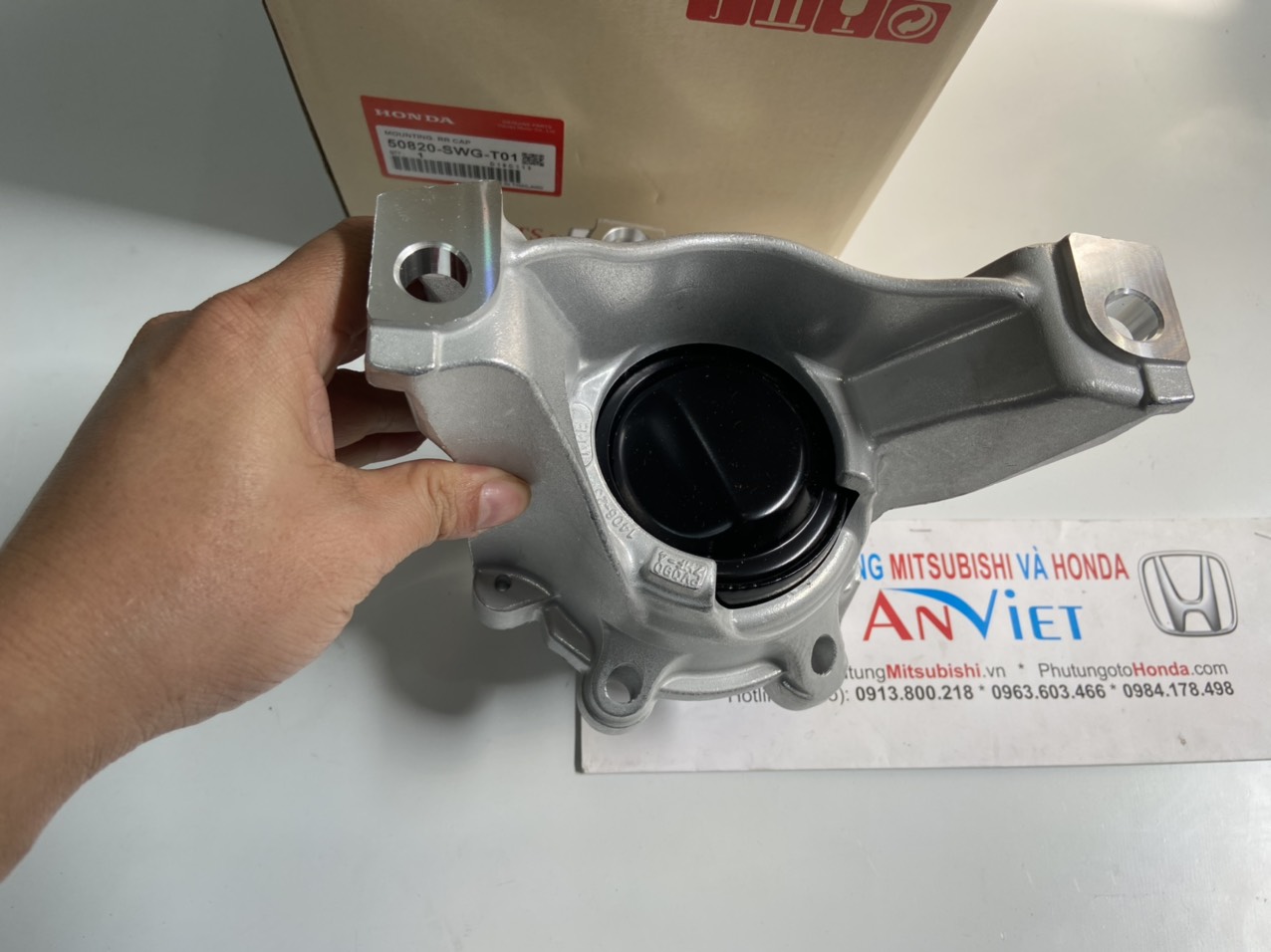 Chân máy bên phụ xe Honda CRV